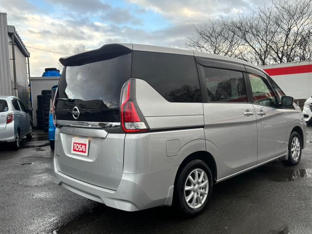 セレナ XV 4WD ハイブリッド 両側電動スライドドア 純正ディスプレイオーディオ 全周囲カメラ プロパイロット インテリジェントルームミラー LEDヘッド シートヒーター ステアリングスイッチ オートライト(20枚目)