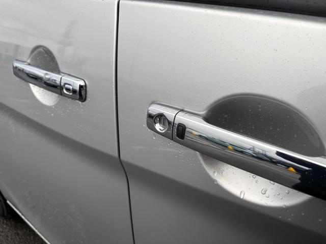 セレナ XV 4WD ハイブリッド 両側電動スライドドア 純正ディスプレイオーディオ 全周囲カメラ プロパイロット インテリジェントルームミラー LEDヘッド シートヒーター ステアリングスイッチ オートライト(30枚目)