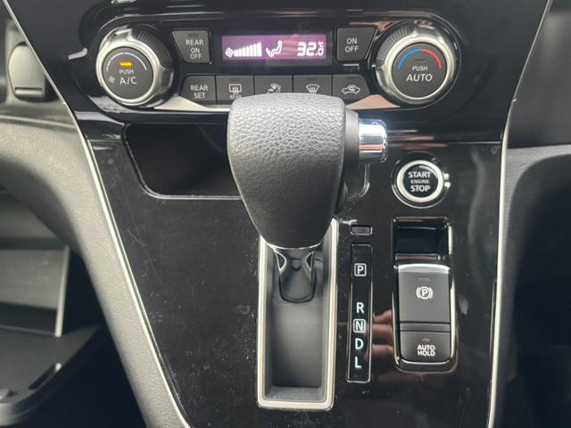 セレナ XV 4WD ハイブリッド 両側電動スライドドア 純正ディスプレイオーディオ 全周囲カメラ プロパイロット インテリジェントルームミラー LEDヘッド シートヒーター ステアリングスイッチ オートライト(31枚目)