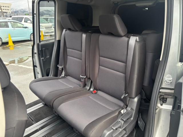 セレナ XV 4WD ハイブリッド 両側電動スライドドア 純正ディスプレイオーディオ 全周囲カメラ プロパイロット インテリジェントルームミラー LEDヘッド シートヒーター ステアリングスイッチ オートライト(45枚目)