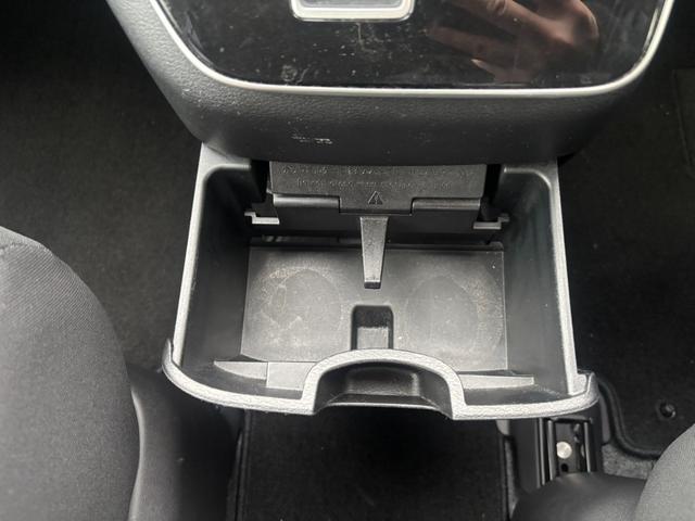 セレナ XV 4WD ハイブリッド 両側電動スライドドア 純正ディスプレイオーディオ 全周囲カメラ プロパイロット インテリジェントルームミラー LEDヘッド シートヒーター ステアリングスイッチ オートライト(51枚目)