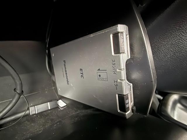 プリウス S 4WD 寒冷地仕様 カロッツェリア製ナビ LEDヘッド フルセグ Bluetooth ETC ステアリングスイッチ オートライト オートエアコン スマートキー 純正革巻きステアリング 電動格納ミラー(6枚目)