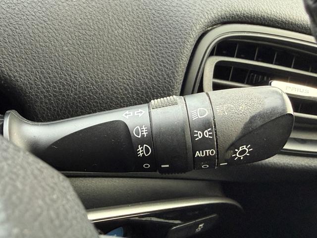 プリウス S 4WD 寒冷地仕様 カロッツェリア製ナビ LEDヘッド フルセグ Bluetooth ETC ステアリングスイッチ オートライト オートエアコン スマートキー 純正革巻きステアリング 電動格納ミラー(9枚目)