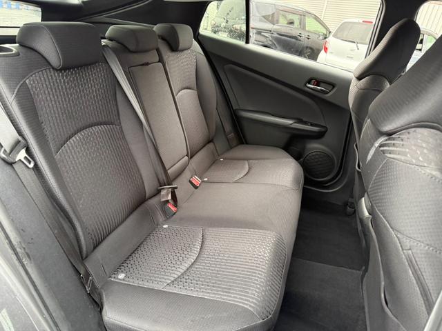 プリウス S 4WD 寒冷地仕様 カロッツェリア製ナビ LEDヘッド フルセグ Bluetooth ETC ステアリングスイッチ オートライト オートエアコン スマートキー 純正革巻きステアリング 電動格納ミラー(11枚目)