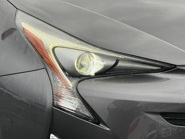 プリウス S 4WD 寒冷地仕様 カロッツェリア製ナビ LEDヘッド フルセグ Bluetooth ETC ステアリングスイッチ オートライト オートエアコン スマートキー 純正革巻きステアリング 電動格納ミラー(14枚目)