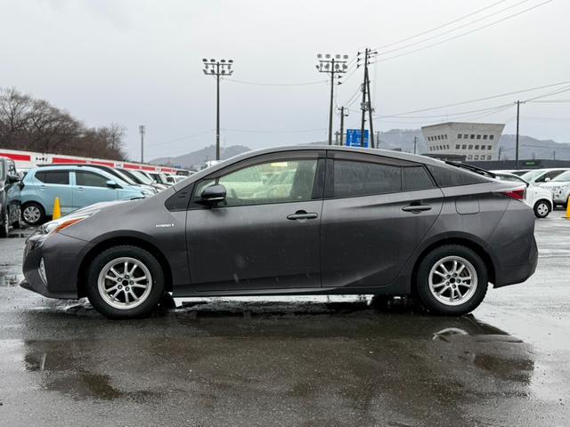 プリウス S 4WD 寒冷地仕様 カロッツェリア製ナビ LEDヘッド フルセグ Bluetooth ETC ステアリングスイッチ オートライト オートエアコン スマートキー 純正革巻きステアリング 電動格納ミラー(22枚目)