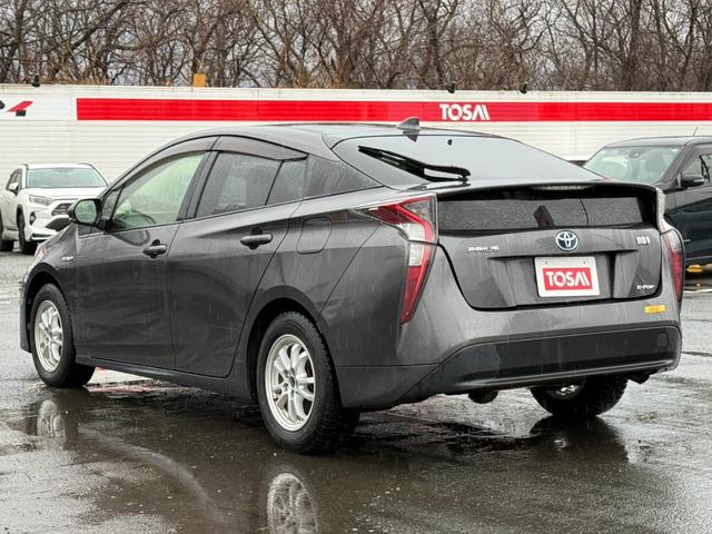 プリウス S 4WD 寒冷地仕様 カロッツェリア製ナビ LEDヘッド フルセグ Bluetooth ETC ステアリングスイッチ オートライト オートエアコン スマートキー 純正革巻きステアリング 電動格納ミラー(23枚目)