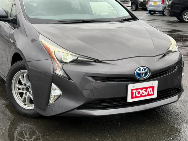 プリウス S 4WD 寒冷地仕様 カロッツェリア製ナビ LEDヘッド フルセグ Bluetooth ETC ステアリングスイッチ オートライト オートエアコン スマートキー 純正革巻きステアリング 電動格納ミラー(25枚目)