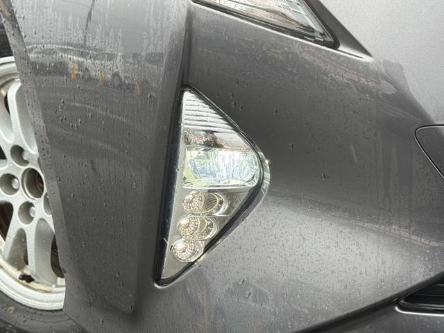 プリウス S 4WD 寒冷地仕様 カロッツェリア製ナビ LEDヘッド フルセグ Bluetooth ETC ステアリングスイッチ オートライト オートエアコン スマートキー 純正革巻きステアリング 電動格納ミラー(26枚目)