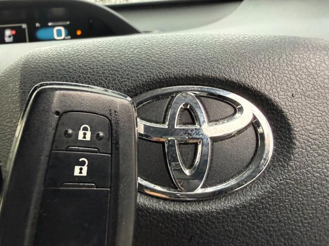 プリウス S 4WD 寒冷地仕様 カロッツェリア製ナビ LEDヘッド フルセグ Bluetooth ETC ステアリングスイッチ オートライト オートエアコン スマートキー 純正革巻きステアリング 電動格納ミラー(38枚目)