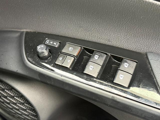 プリウス S 4WD 寒冷地仕様 カロッツェリア製ナビ LEDヘッド フルセグ Bluetooth ETC ステアリングスイッチ オートライト オートエアコン スマートキー 純正革巻きステアリング 電動格納ミラー(42枚目)