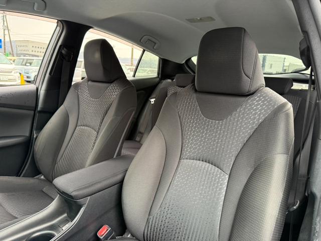 プリウス S 4WD 寒冷地仕様 カロッツェリア製ナビ LEDヘッド フルセグ Bluetooth ETC ステアリングスイッチ オートライト オートエアコン スマートキー 純正革巻きステアリング 電動格納ミラー(43枚目)