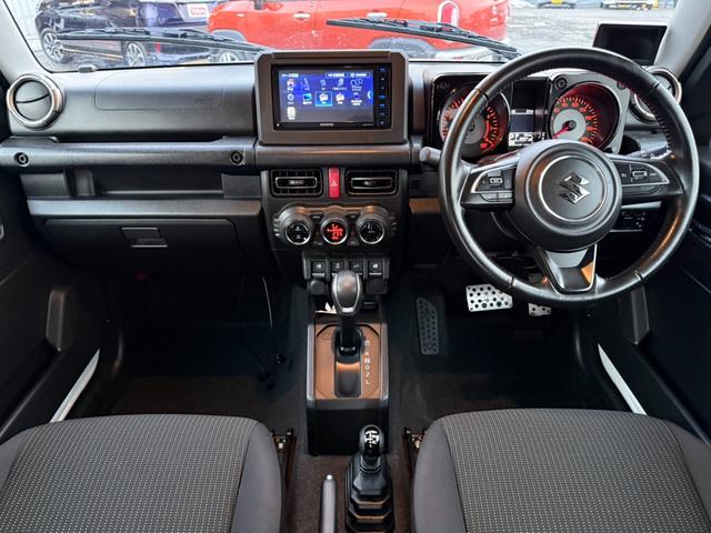 ジムニーシエラ ＪＣ　４ＷＤ　ケンウッド製ナビ　セーフティサポート　クルーズコントロール　スマートキー　シートヒーター　ＬＥＤヘッドライト　フォグライト　レーンキープアシスト　純正１５インチアルミ　ヘッドランプウォッシャー（2枚目）