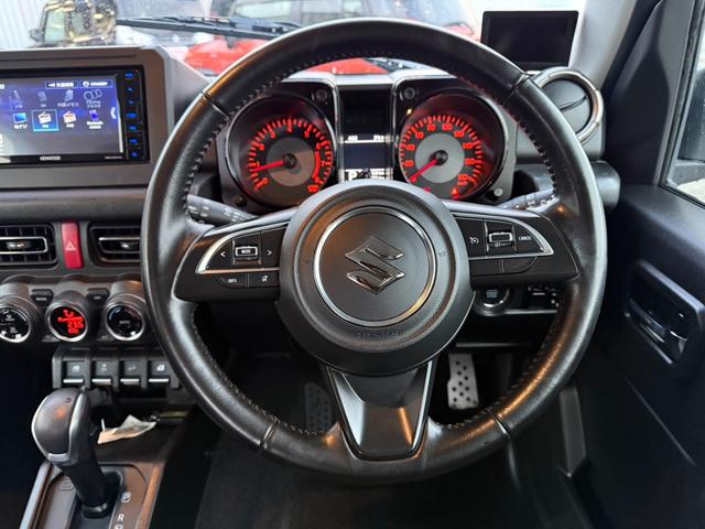 ジムニーシエラ ＪＣ　４ＷＤ　ケンウッド製ナビ　セーフティサポート　クルーズコントロール　スマートキー　シートヒーター　ＬＥＤヘッドライト　フォグライト　レーンキープアシスト　純正１５インチアルミ　ヘッドランプウォッシャー（12枚目）