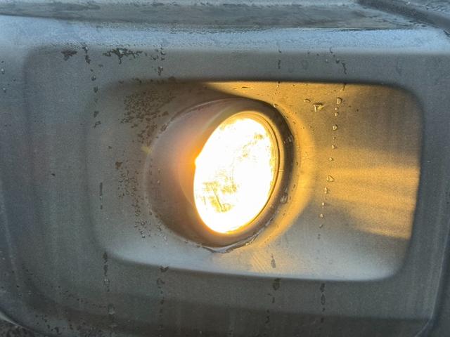 ジムニーシエラ ＪＣ　４ＷＤ　ケンウッド製ナビ　セーフティサポート　クルーズコントロール　スマートキー　シートヒーター　ＬＥＤヘッドライト　フォグライト　レーンキープアシスト　純正１５インチアルミ　ヘッドランプウォッシャー（25枚目）