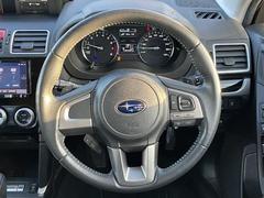 ■お客様のカーライフを徹底的にサポートさせていただきます。販売だけではなく、整備も当社のサービス工場で親切なサービススタッフがしっかりとサポートさせていただきますので、お任せ下さい！ 7