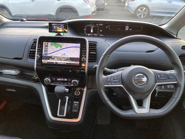 セレナ ハイウェイスター　Ｖセレクション　４ＷＤ　メモリーナビ　ＤＶＤ再生　Ｂｌｕｅｔｏｏｔｈ　両側電動スライド　衝突被害軽減システム　フルセグ　ＥＴＣ　スマートキー　キーレス　アイドリングストップ　フルエアロ　オートライト（4枚目）
