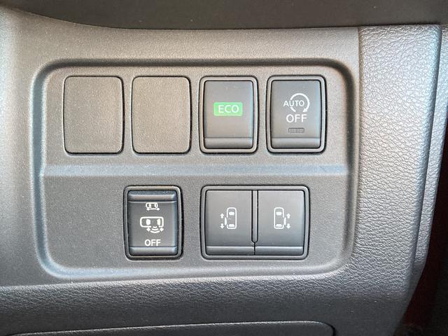 セレナ ハイウェイスター　Ｖセレクション　４ＷＤ　メモリーナビ　ＤＶＤ再生　Ｂｌｕｅｔｏｏｔｈ　両側電動スライド　衝突被害軽減システム　フルセグ　ＥＴＣ　スマートキー　キーレス　アイドリングストップ　フルエアロ　オートライト（12枚目）