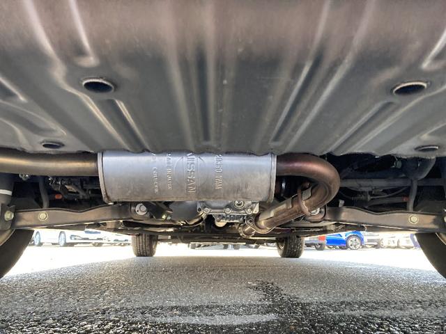 セレナ ハイウェイスター　Ｖセレクション　４ＷＤ　メモリーナビ　ＤＶＤ再生　Ｂｌｕｅｔｏｏｔｈ　両側電動スライド　衝突被害軽減システム　フルセグ　ＥＴＣ　スマートキー　キーレス　アイドリングストップ　フルエアロ　オートライト（28枚目）