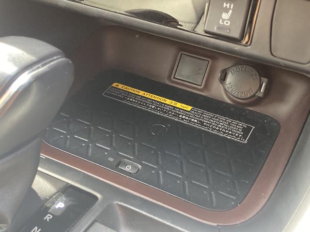 ＲＡＶ４ ハイブリッドＧ　メモリーナビ　ＤＶＤ再生　Ｂｌｕｅｔｏｏｔｈ　衝突被害軽減システム　フルセグ　バックカメラ　ＥＴＣ　ＬＥＤヘッドランプ　スマートキー　キーレス　レーンアシスト　オートマチックハイビーム　シートヒーター（9枚目）