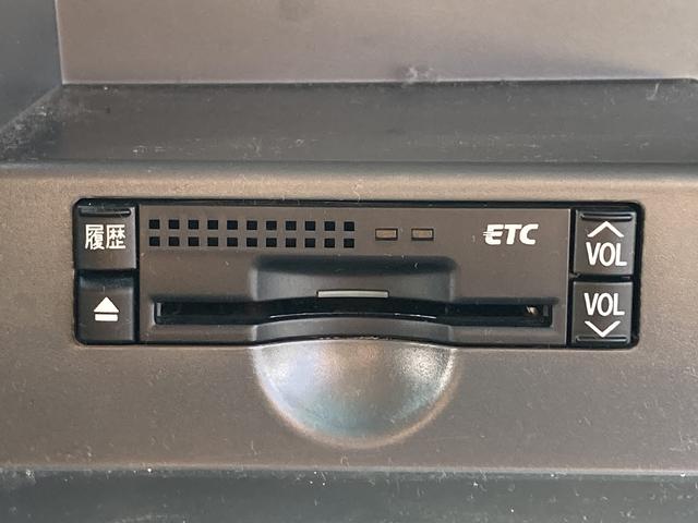 エスティマ ２．４アエラス　Ｇエディション　４ＷＤ　メモリーナビ　ＤＶＤ再生　Ｂｌｕｅｔｏｏｔｈ　両側電動スライド　フルセグ　バックカメラ　ＥＴＣ　ＨＩＤヘッドライト　スマートキー　キーレス　オートクルーズコントロール　盗難防止装置（12枚目）
