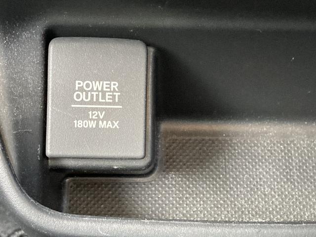 フリード Ｇ・ホンダセンシング　メモリーナビ　ＤＶＤ再生　Ｂｌｕｅｔｏｏｔｈ　両側電動スライド　衝突被害軽減システム　フルセグ　バックカメラ　ＥＴＣ　ＬＥＤヘッドランプ　スマートキー　キーレス　シートヒーター　４ＷＤ　ＵＳＢジャック（8枚目）