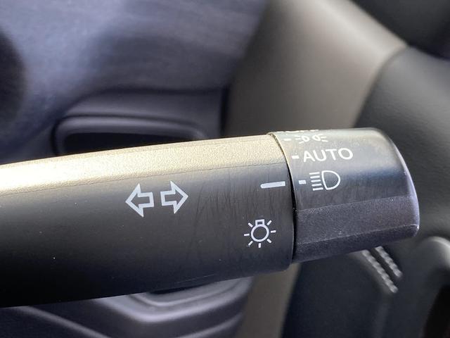 フリード Ｇ・ホンダセンシング　メモリーナビ　ＤＶＤ再生　Ｂｌｕｅｔｏｏｔｈ　両側電動スライド　衝突被害軽減システム　フルセグ　バックカメラ　ＥＴＣ　ＬＥＤヘッドランプ　スマートキー　キーレス　シートヒーター　４ＷＤ　ＵＳＢジャック（12枚目）