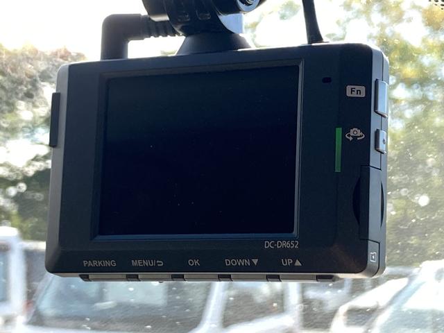 ＲＡＶ４ Ｇ　Ｚパッケージ　ワンオーナー　禁煙車　メモリーナビ　電動リアゲート　フルセグ　ＥＴＣ　ＬＥＤヘッドランプ　スマートキー　キーレス　クリアランスソナー／バックソナー　レーンアシスト　電動シート　シートヒーター　記録簿（12枚目）