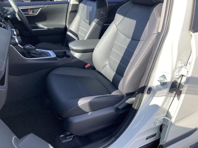 ＲＡＶ４ Ｇ　Ｚパッケージ　ワンオーナー　禁煙車　メモリーナビ　電動リアゲート　フルセグ　ＥＴＣ　ＬＥＤヘッドランプ　スマートキー　キーレス　クリアランスソナー／バックソナー　レーンアシスト　電動シート　シートヒーター　記録簿（14枚目）