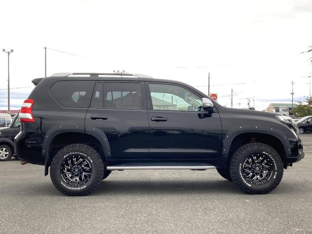 ランドクルーザープラド ＴＸ　Ｌパッケージ・Ｇ－フロンティア　４ＷＤ　メモリーナビ　ＤＶＤ再生　Ｂｌｕｅｔｏｏｔｈ　フルセグ　バックカメラ　ＥＴＣ　ＬＥＤヘッドランプ　スマートキー　キーレス　盗難防止装置　シートヒーター　オートライト　サイドカメラ（21枚目）