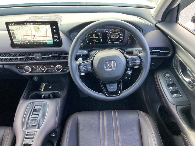 ZR-V e:HEV Z 4WD ワンオーナー 禁煙車 メモリーナビ Bluetooth 電動リアゲート 衝突被害軽減システム フルセグ ETC LEDヘッドランプ 盗難防止装置 電動シート シートヒーター オートライト(4枚目)