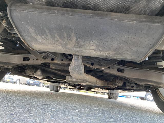 カローラツーリング ハイブリッド ダブルバイビー 4WD メモリーナビ DVD再生 衝突被害軽減システム ETC LEDヘッドランプ スマートキー キーレス オートクルーズコントロール 盗難防止装置 シートヒーター(28枚目)