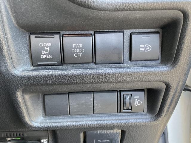 シエンタ ハイブリッドＸ　メモリーナビ　Ｂｌｕｅｔｏｏｔｈ　片側電動スライド　衝突被害軽減システム　バックカメラ　ＥＴＣ　スマートキー　キーレス　クリアランスソナー／バックソナー　オートマチックハイビーム　盗難防止装置　４ＷＤ（12枚目）