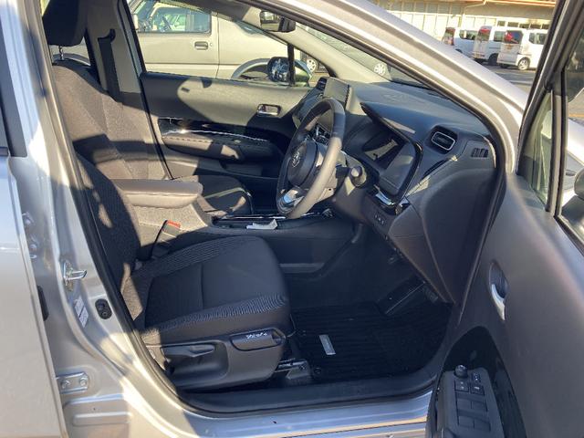 アクア Ｇ　ワンオーナー　ＤＶＤ再生　衝突被害軽減システム　ＥＴＣ　ＬＥＤヘッドランプ　スマートキー　キーレス　レーンアシスト　オートマチックハイビーム　アイドリングストップ　４ＷＤ　パークアシスト　オートライト（14枚目）