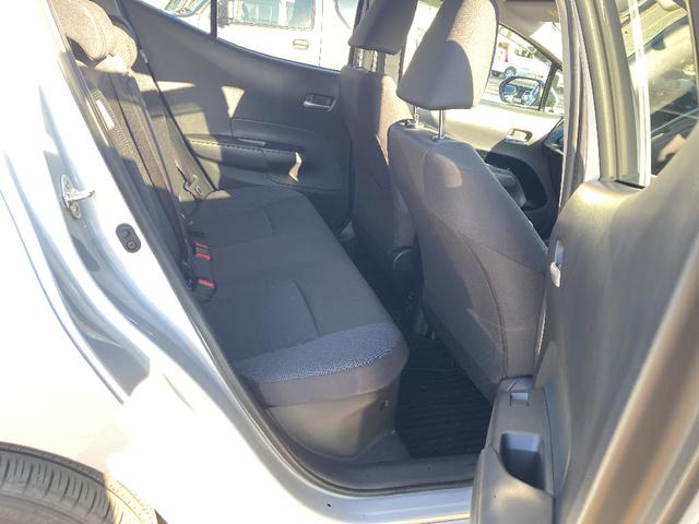 アクア Ｇ　ワンオーナー　ＤＶＤ再生　衝突被害軽減システム　ＥＴＣ　ＬＥＤヘッドランプ　スマートキー　キーレス　レーンアシスト　オートマチックハイビーム　アイドリングストップ　４ＷＤ　パークアシスト　オートライト（15枚目）