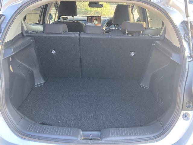 アクア Ｇ　ワンオーナー　ＤＶＤ再生　衝突被害軽減システム　ＥＴＣ　ＬＥＤヘッドランプ　スマートキー　キーレス　レーンアシスト　オートマチックハイビーム　アイドリングストップ　４ＷＤ　パークアシスト　オートライト（18枚目）