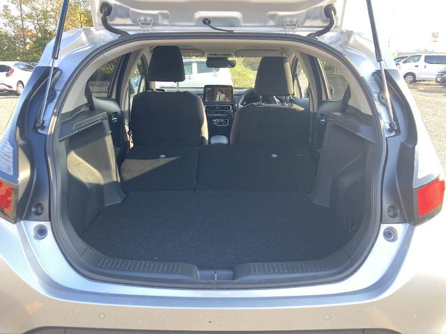 アクア Ｇ　ワンオーナー　ＤＶＤ再生　衝突被害軽減システム　ＥＴＣ　ＬＥＤヘッドランプ　スマートキー　キーレス　レーンアシスト　オートマチックハイビーム　アイドリングストップ　４ＷＤ　パークアシスト　オートライト（19枚目）