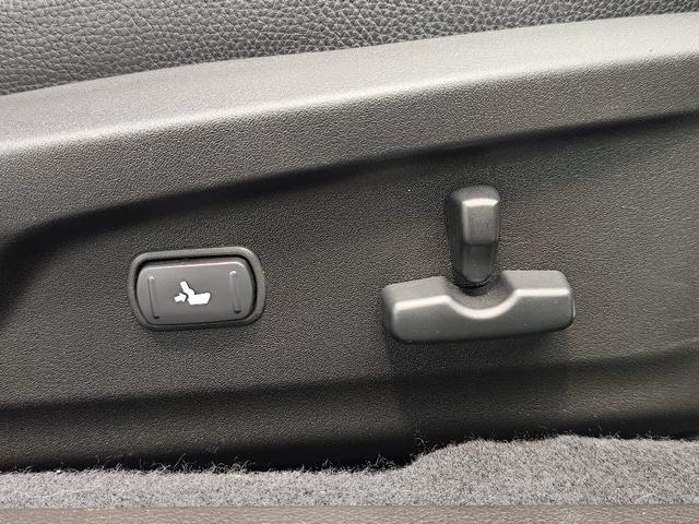 レガシィツーリングワゴン 2.5GTアイサイト 4WD HDDナビ フルセグ バックカメラ ETC HIDヘッドライト スマートキー キーレス 電動シート(13枚目)