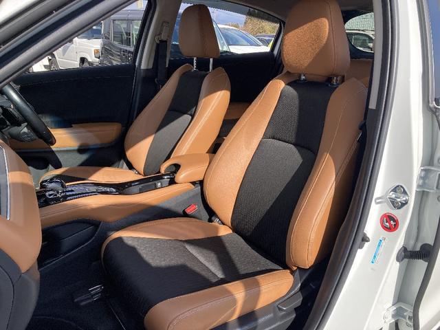 ヴェゼル ハイブリッドＺ・ホンダセンシング　メモリーナビ　ＤＶＤ再生　Ｂｌｕｅｔｏｏｔｈ　衝突被害軽減システム　フルセグ　バックカメラ　ＥＴＣ　ＬＥＤヘッドランプ　スマートキー　キーレス　盗難防止装置　シートヒーター　４ＷＤ　オートライト（14枚目）