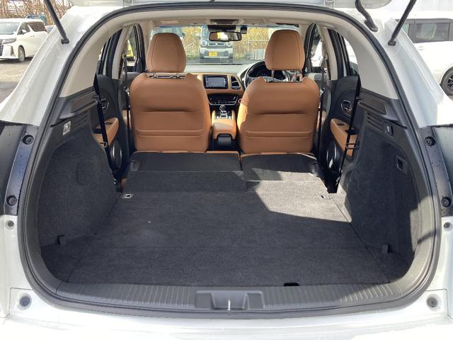 ヴェゼル ハイブリッドＺ・ホンダセンシング　メモリーナビ　ＤＶＤ再生　Ｂｌｕｅｔｏｏｔｈ　衝突被害軽減システム　フルセグ　バックカメラ　ＥＴＣ　ＬＥＤヘッドランプ　スマートキー　キーレス　盗難防止装置　シートヒーター　４ＷＤ　オートライト（17枚目）