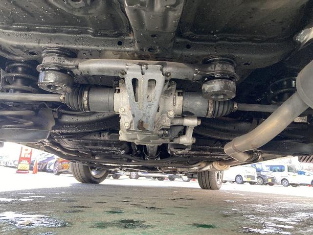 ヴェゼル ハイブリッドＺ・ホンダセンシング　メモリーナビ　ＤＶＤ再生　Ｂｌｕｅｔｏｏｔｈ　衝突被害軽減システム　フルセグ　バックカメラ　ＥＴＣ　ＬＥＤヘッドランプ　スマートキー　キーレス　盗難防止装置　シートヒーター　４ＷＤ　オートライト（28枚目）