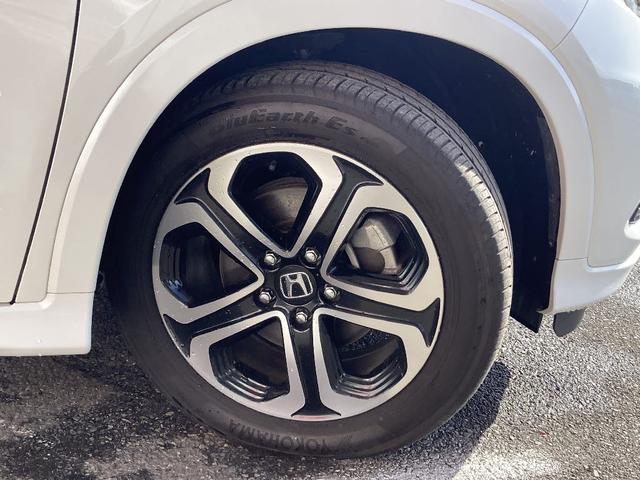 ヴェゼル ハイブリッドＺ・ホンダセンシング　メモリーナビ　ＤＶＤ再生　Ｂｌｕｅｔｏｏｔｈ　衝突被害軽減システム　フルセグ　バックカメラ　ＥＴＣ　ＬＥＤヘッドランプ　スマートキー　キーレス　盗難防止装置　シートヒーター　４ＷＤ　オートライト（30枚目）