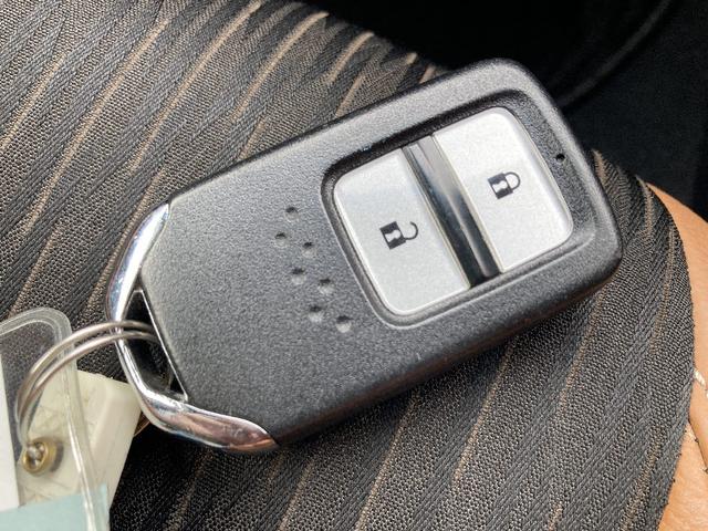 ヴェゼル ハイブリッドＺ・ホンダセンシング　メモリーナビ　ＤＶＤ再生　Ｂｌｕｅｔｏｏｔｈ　衝突被害軽減システム　フルセグ　バックカメラ　ＥＴＣ　ＬＥＤヘッドランプ　スマートキー　キーレス　盗難防止装置　シートヒーター　４ＷＤ　オートライト（36枚目）