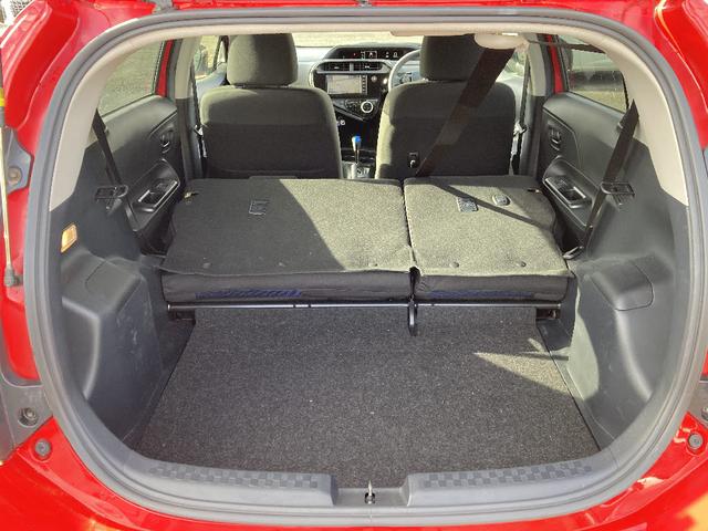 アクア Ｓ　メモリーナビ　Ｂｌｕｅｔｏｏｔｈ　衝突被害軽減システム　ワンセグ　バックカメラ　ＥＴＣ　スマートキー　キーレス　オートマチックハイビーム　盗難防止装置　アイドリングストップ（12枚目）