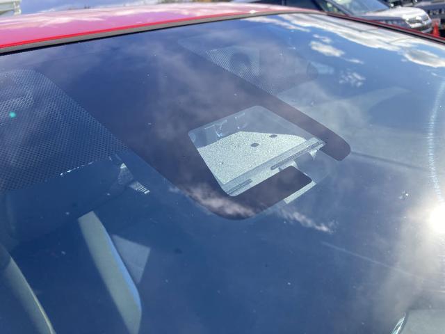 アクア Ｓ　メモリーナビ　Ｂｌｕｅｔｏｏｔｈ　衝突被害軽減システム　ワンセグ　バックカメラ　ＥＴＣ　スマートキー　キーレス　オートマチックハイビーム　盗難防止装置　アイドリングストップ（13枚目）