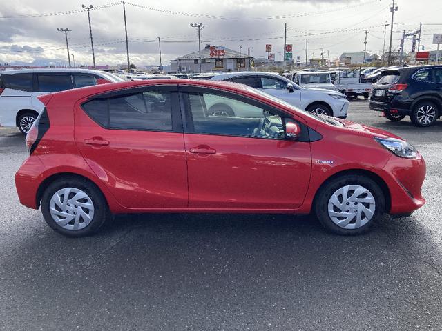 アクア Ｓ　メモリーナビ　Ｂｌｕｅｔｏｏｔｈ　衝突被害軽減システム　ワンセグ　バックカメラ　ＥＴＣ　スマートキー　キーレス　オートマチックハイビーム　盗難防止装置　アイドリングストップ（25枚目）