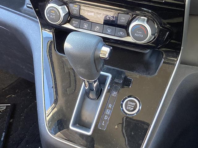 セレナ ハイウェイスターＶ　ワンオーナー　メモリーナビ　ＤＶＤ再生　Ｂｌｕｅｔｏｏｔｈ　両側電動スライド　衝突被害軽減システム　フルセグ　ＥＴＣ　ＬＥＤヘッドランプ　スマートキー　キーレス　クリアランスソナー／バックソナー（8枚目）