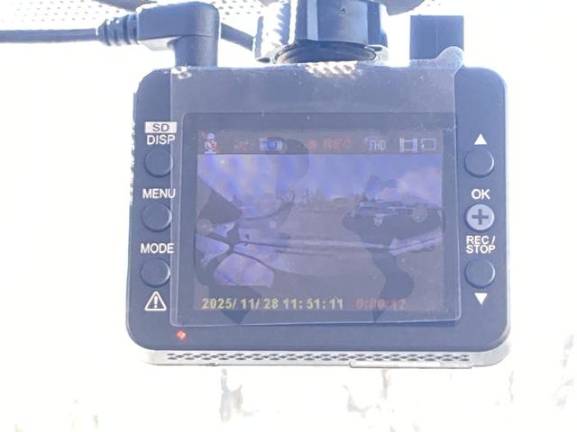 セレナ ハイウェイスターＶ　ワンオーナー　メモリーナビ　ＤＶＤ再生　Ｂｌｕｅｔｏｏｔｈ　両側電動スライド　衝突被害軽減システム　フルセグ　ＥＴＣ　ＬＥＤヘッドランプ　スマートキー　キーレス　クリアランスソナー／バックソナー（12枚目）