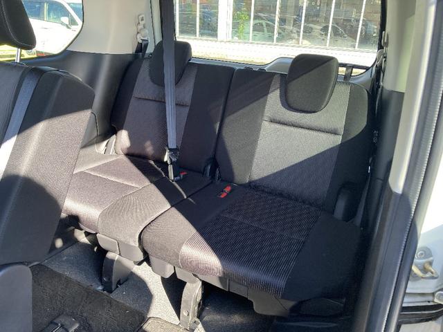 セレナ ハイウェイスターＶ　ワンオーナー　メモリーナビ　ＤＶＤ再生　Ｂｌｕｅｔｏｏｔｈ　両側電動スライド　衝突被害軽減システム　フルセグ　ＥＴＣ　ＬＥＤヘッドランプ　スマートキー　キーレス　クリアランスソナー／バックソナー（16枚目）