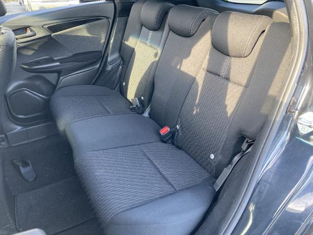 フィットハイブリッド Ｓ　ホンダセンシング　４ＷＤ　ワンオーナー　メモリーナビ　ＤＶＤ再生　フルセグ　バックカメラ　ＬＥＤヘッドランプ　スマートキー　キーレス　オートクルーズコントロール　盗難防止装置　アイドリングストップ　フルエアロ（21枚目）